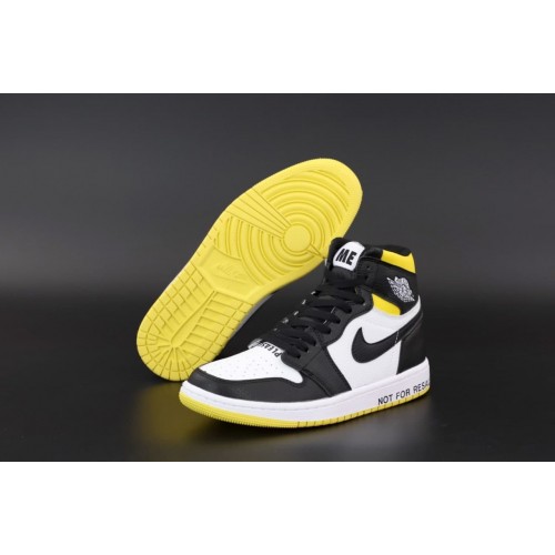 Кросівки Nike Air Jordan 1 Retro Mid Laser White Black Yellow Кросівки Nike Air Jordan 1 Retro Mid Laser White Black Yellow