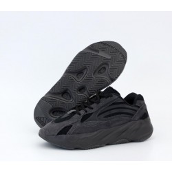 Кросівки Adidas Yeezy 700 чорні з сірим